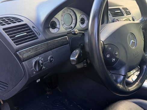 Used 2004 Mercedes-Benz E 500 4MATIC Sedan image 9