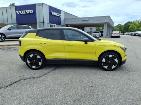 Used 2025 Volvo EX30 Plus w/ Climate Package AWD/4WD image 2