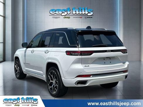 Certified 2023 Jeep Grand Cherokee Summit AWD/4WD image 6