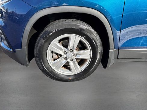 Used 2020 Chevrolet Trax LT w/ Driver Confidence Package image 12