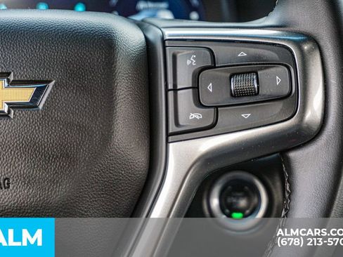 Used 2024 Chevrolet Suburban LT image 31