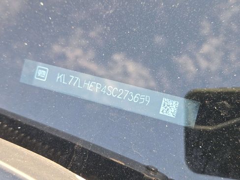 Used 2025 Chevrolet Trax LT w/ LT Convenience Package FWD image 6