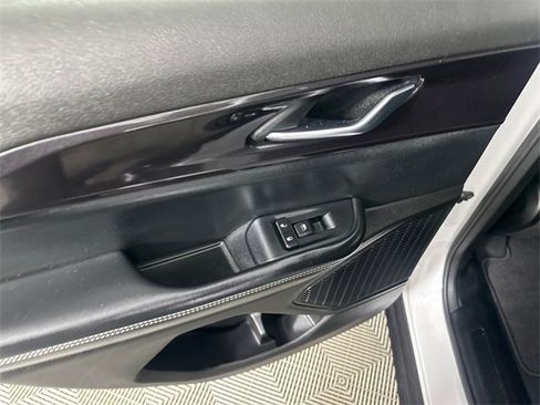 Used 2023 Jeep Grand Cherokee Altitude image 16