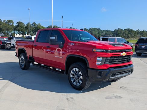 Used 2025 Chevrolet Silverado 2500 Custom w/ Custom Value Package AWD/4WD image 8