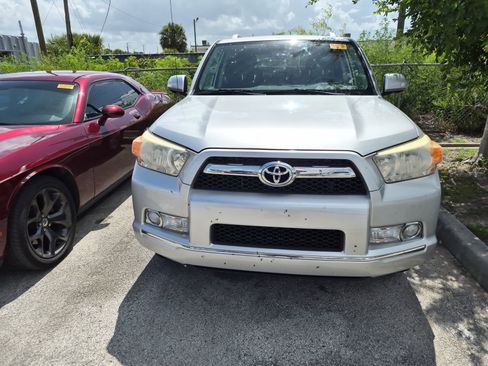 Used 2010 Toyota 4Runner SR5 RWD image 2