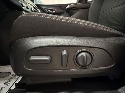 Used 2022 GMC Terrain SLE w/ Driver Convenience Package AWD/4WD image 12