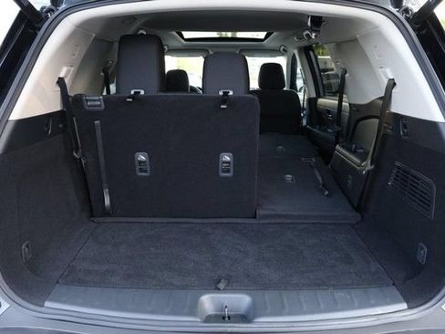 Certified 2025 Nissan Pathfinder SV w/ SV Premium Package AWD/4WD image 8
