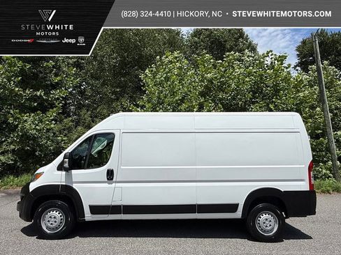 Used 2025 RAM ProMaster 2500 w/ Convenience Group FWD image 1