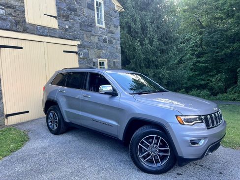 Used 2019 Jeep Grand Cherokee Limited w/ Luxury Group II AWD/4WD image 34