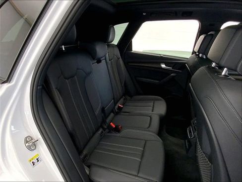 Used 2025 Audi Q5 e Premium Plus w/ Premium Plus Package AWD/4WD image 22