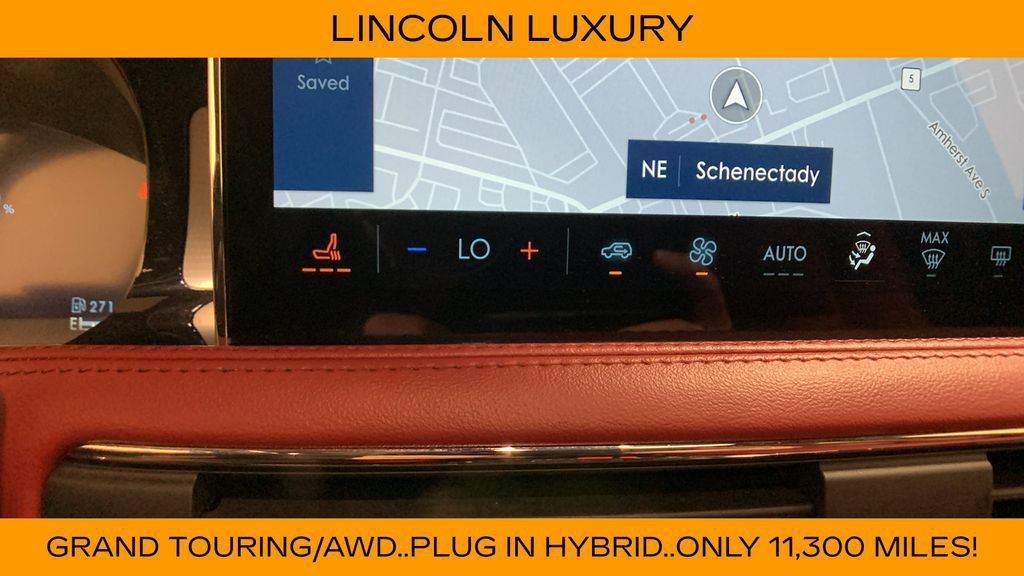 Used 2025 Lincoln Corsair Grand Touring w/ Towing Package AWD/4WD image 38