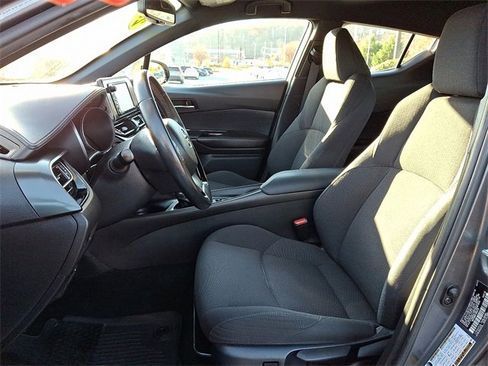 Used 2018 Toyota C-HR XLE image 13