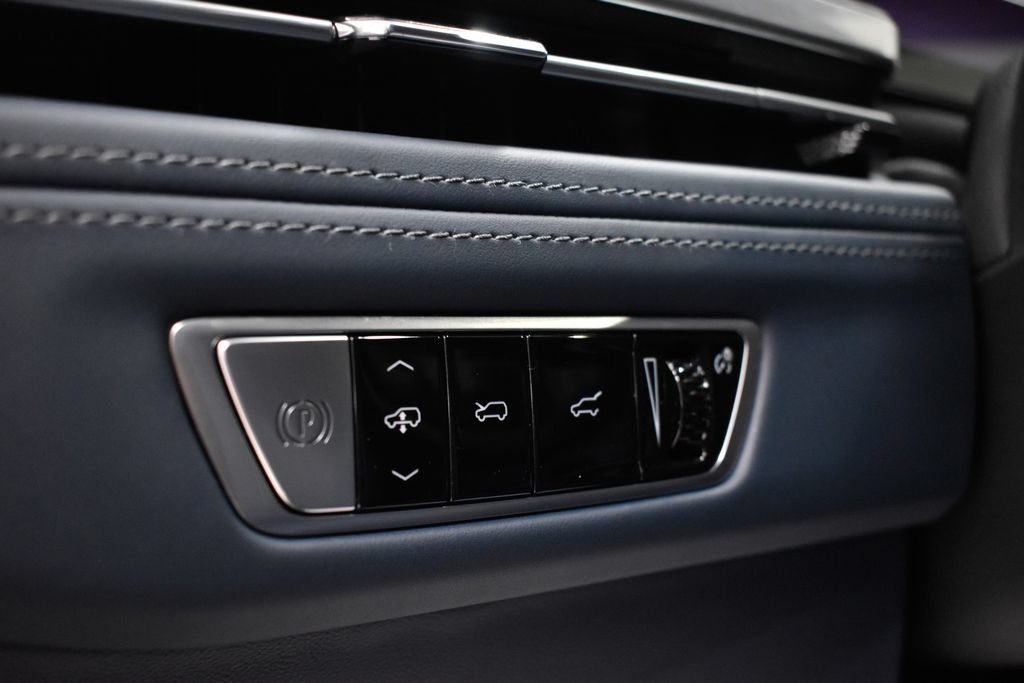 Used 2025 Cadillac Escalade IQ Luxury 2 w/ LPO, Premium Carpet Package AWD/4WD image 18