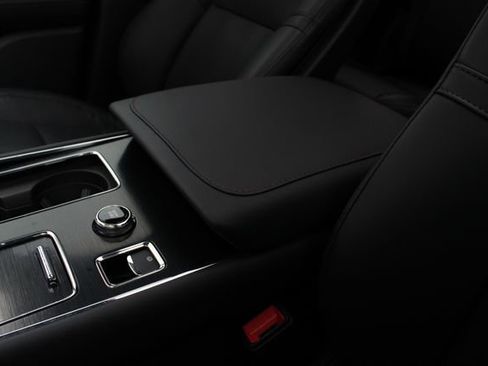 New 2026 Lincoln Aviator AWD image 18