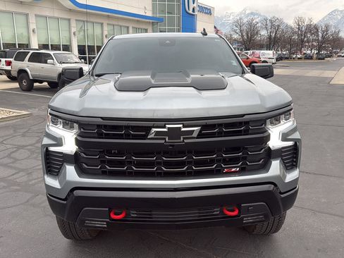 Used 2025 Chevrolet Silverado 1500 LT Trail Boss w/ Convenience Package II image 4
