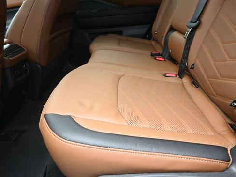 Used 2025 Nissan Pathfinder Platinum w/ Cargo Package FWD image 16