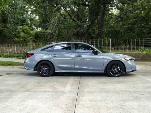 Used 2025 Honda Civic FWD Hybrid Sedan image 10