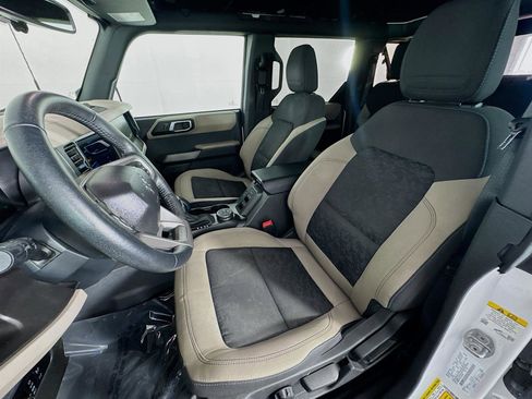 Used 2023 Ford Bronco Wildtrak image 12