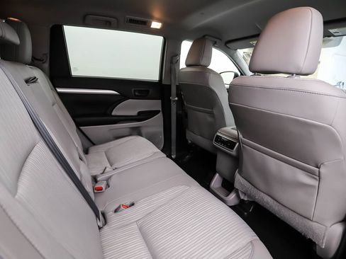 Used 2016 Toyota Highlander Plus image 27