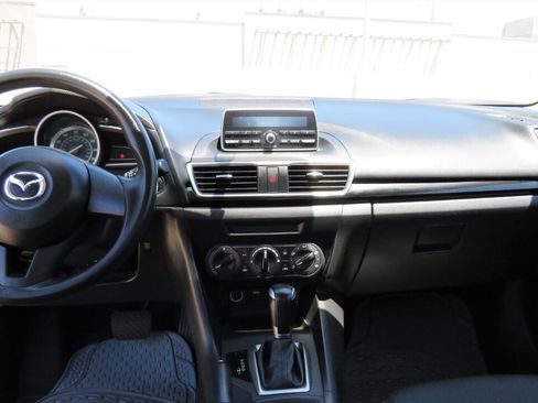 Used 2015 MAZDA MAZDA3 i SV FWD image 15