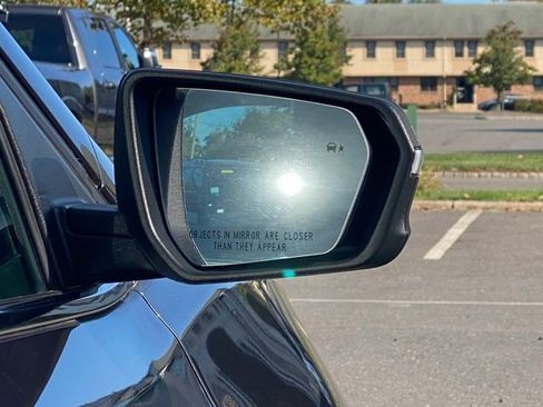 Used 2022 Chevrolet Equinox Premier image 16