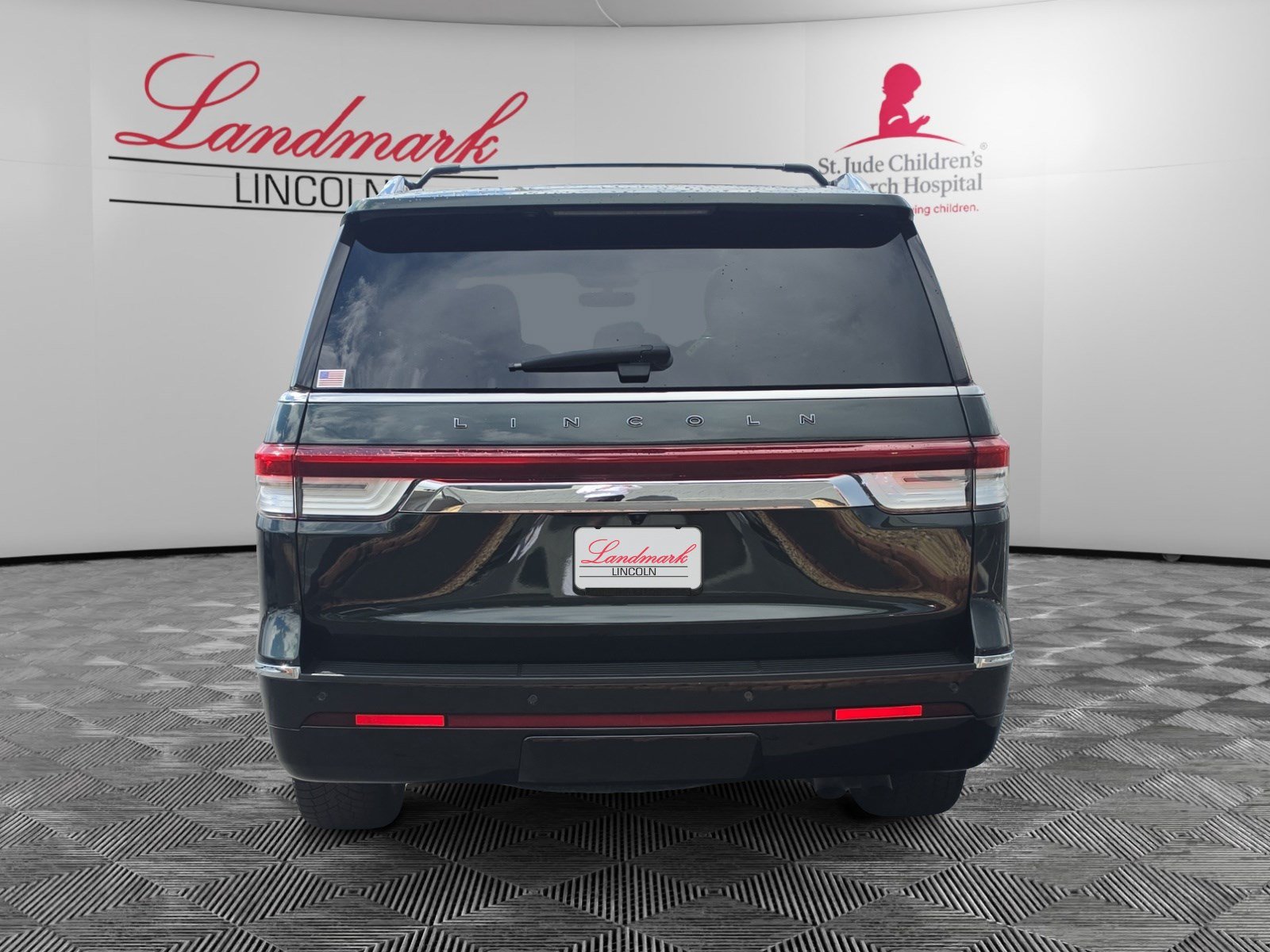 Certified 2022 Lincoln Navigator Black Label AWD/4WD image 4