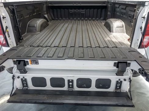 Used 2022 GMC Sierra 2500 SLE w/ SLE Value Package; AWD/4WD image 28
