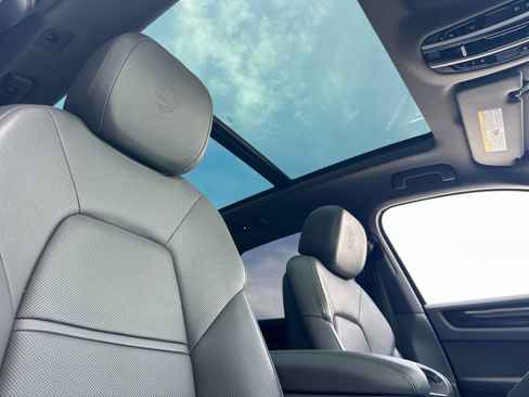 Certified 2023 Porsche Cayenne AWD/4WD image 17