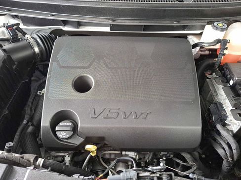 Used 2023 Chevrolet Traverse LT AWD/4WD image 28