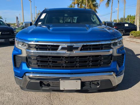 Used 2022 Chevrolet Silverado 1500 LT w/ Convenience Package II image 3