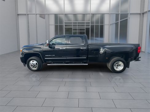 Used 2019 GMC Sierra 3500 Denali image 9