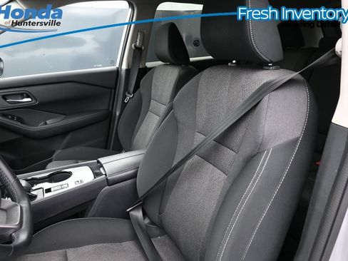 Used 2025 Nissan Rogue SV FWD image 12