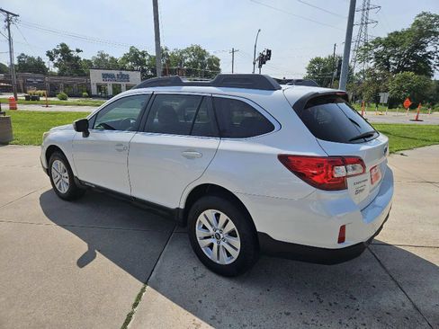 Used 2015 Subaru Outback 2.5i Premium AWD/4WD image 8