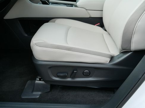 Certified 2026 Nissan Pathfinder SL w/ SL Premium Package AWD/4WD image 20