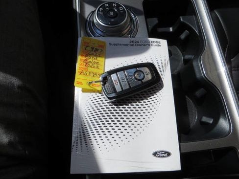Used 2024 Ford Edge SEL w/ Convenience Package AWD/4WD image 33