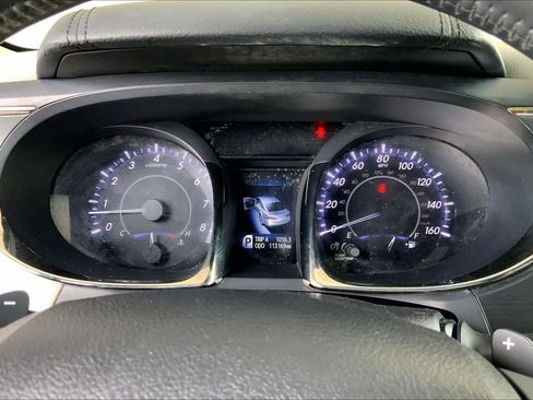 Used 2014 Toyota Avalon Limited w/ Technology Package FWD image 26