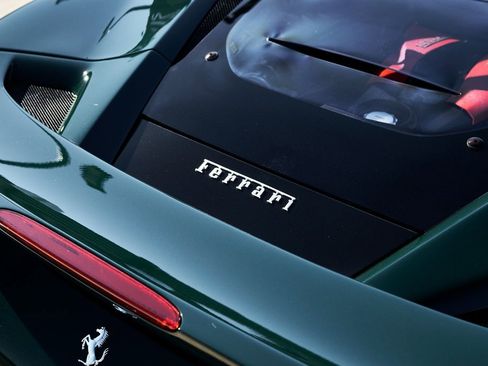 Used 2022 Ferrari F8 Tributo image 22