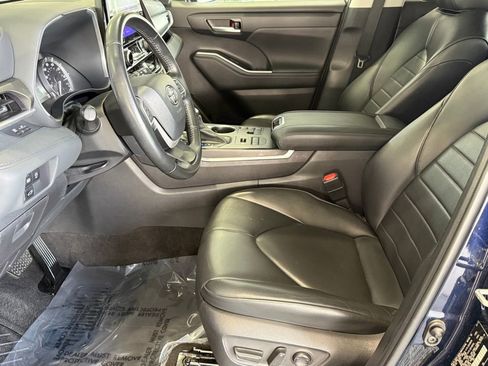 Used 2023 Toyota Highlander XLE image 22