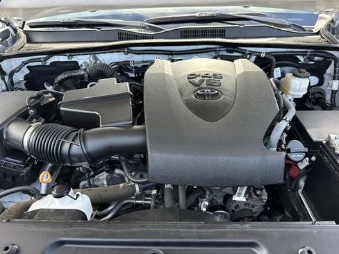 Used 2023 Toyota Tacoma SR5 RWD image 32