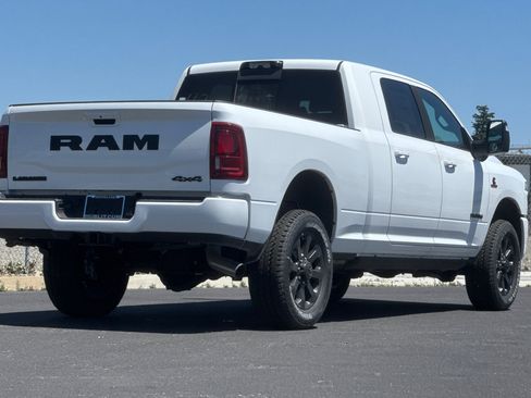 New 2026 RAM 2500 Laramie AWD/4WD image 3
