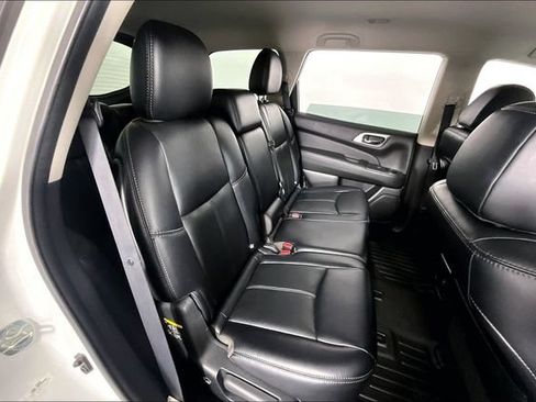 Used 2017 Nissan Pathfinder SL FWD image 29