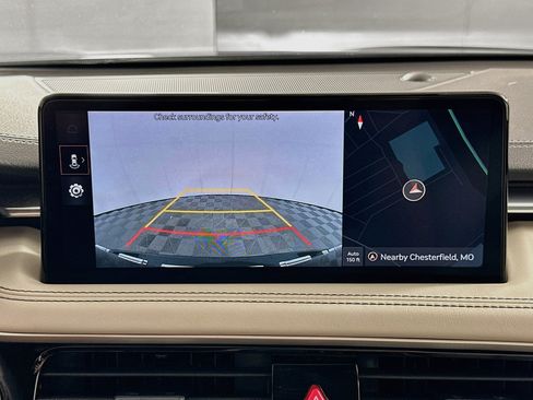 Used 2025 Genesis G70 2.5T RWD image 23