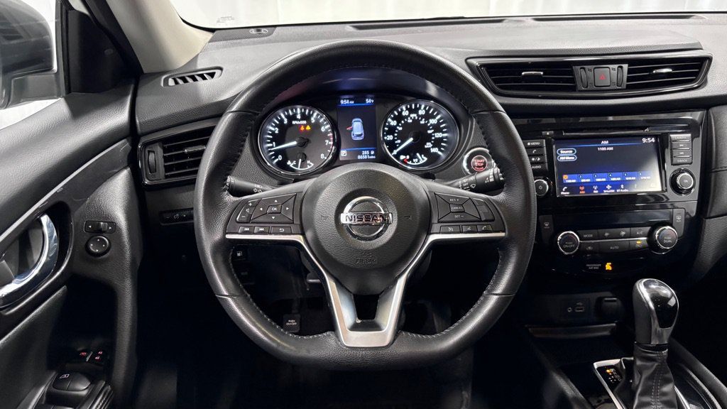 Used 2018 Nissan Rogue SV AWD/4WD image 13
