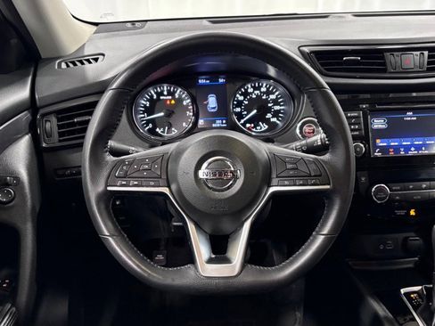 Used 2018 Nissan Rogue SV AWD/4WD image 13