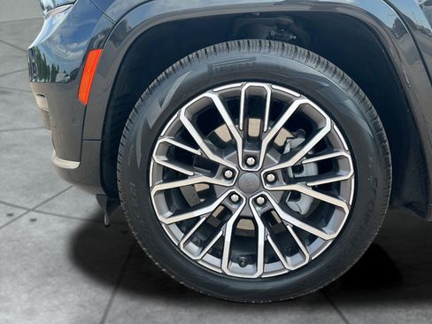 Used 2023 Jeep Grand Cherokee L Summit AWD/4WD image 25