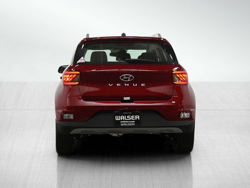 Certified 2025 Hyundai Venue Limited image 4