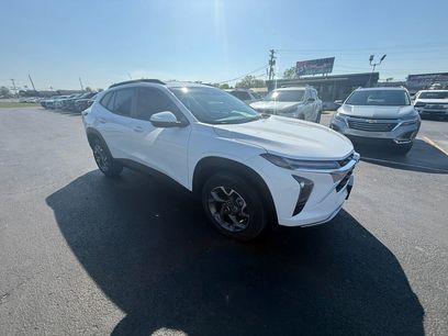 Used 2025 Chevrolet Trax LT w/ Sunroof Package