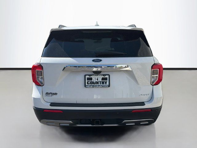 Used 2022 Ford Explorer XLT w/ Equipment Group 202A AWD/4WD image 6