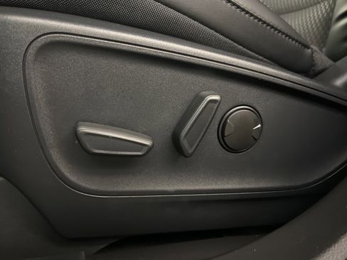 New 2025 Ford Escape SE image 25