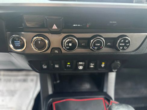 Used 2018 Toyota Tacoma TRD Off-Road image 16